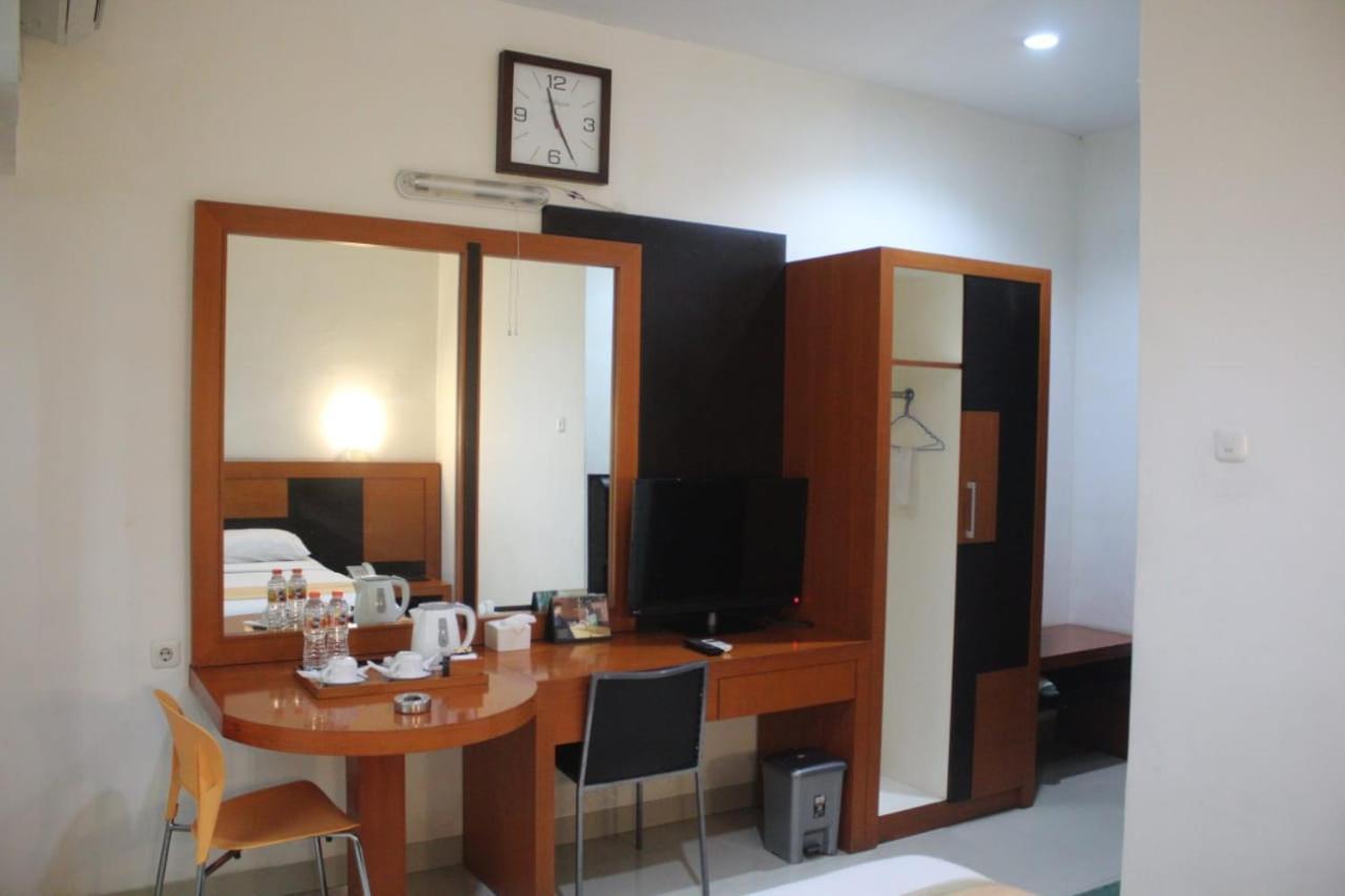 Hotel Grand Karawang Indah Exterior foto