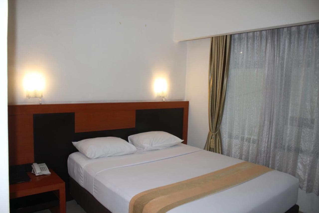 Hotel Grand Karawang Indah Exterior foto