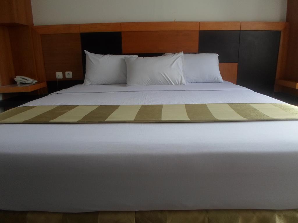 Hotel Grand Karawang Indah Exterior foto