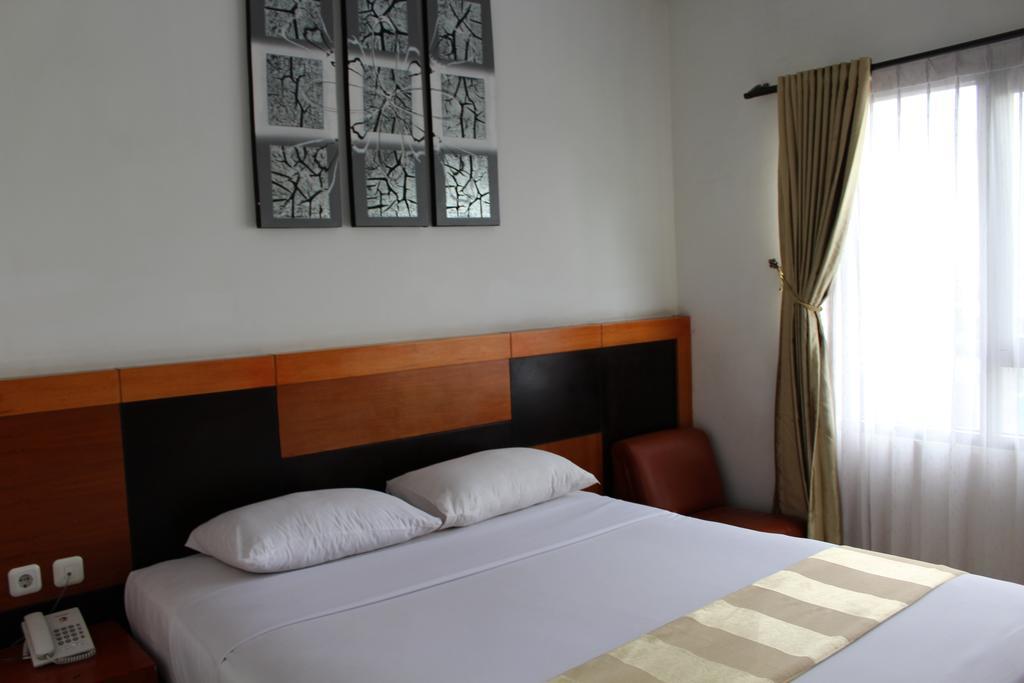 Hotel Grand Karawang Indah Exterior foto