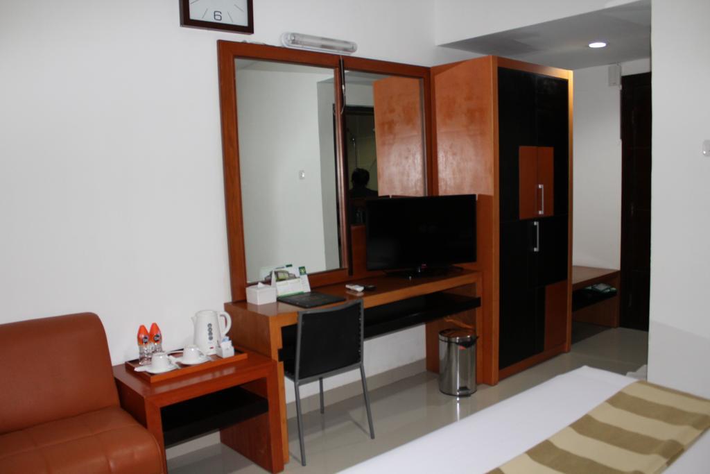 Hotel Grand Karawang Indah Exterior foto